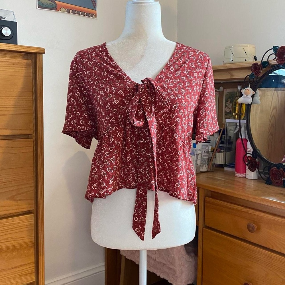 Light Red Floral Print Women's Short Sleeve Tie Blouse